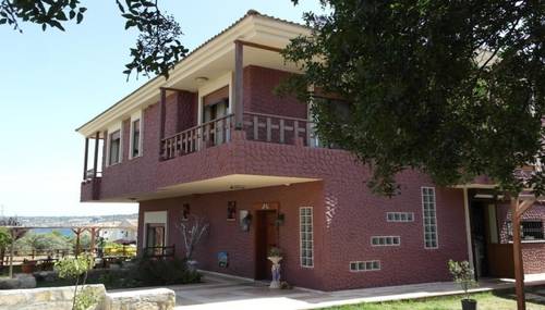Cesmekes Houses