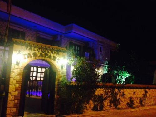 Yalcinkaya Tas Apart