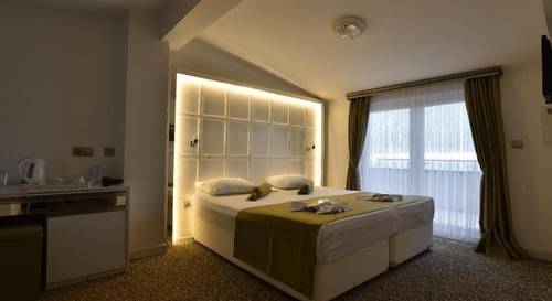 Safari Hotel
