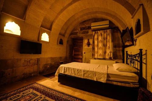 Vineyard Cave Hotel