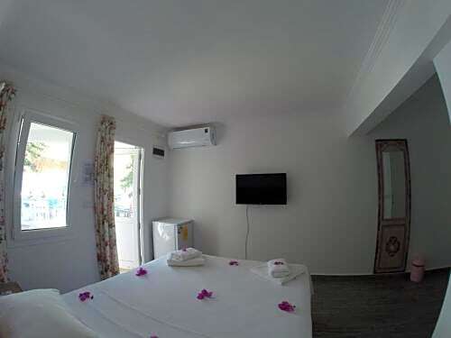 Yelken Bay Beach and Hotel