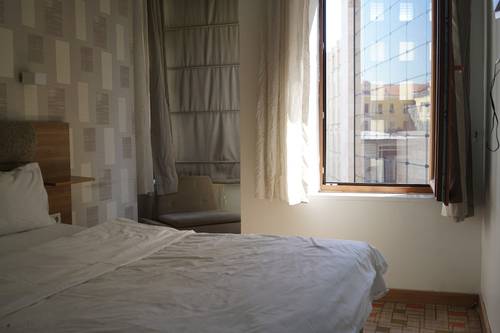 Mayata Suites