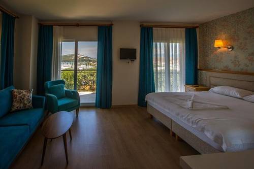 Clementine Suites