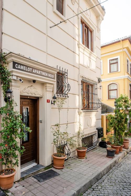 Camelot Apartment