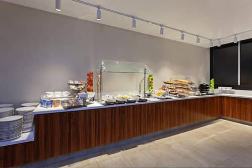 Holiday Inn Los Angeles International Airport