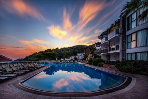 Tropical  Deluxe Suites