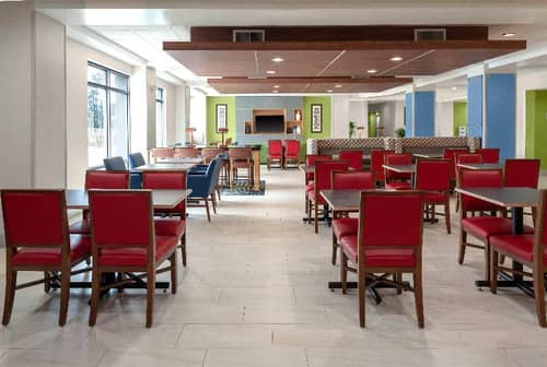 Holiday Inn Express Myrtle Beach-Broadway@The Bch