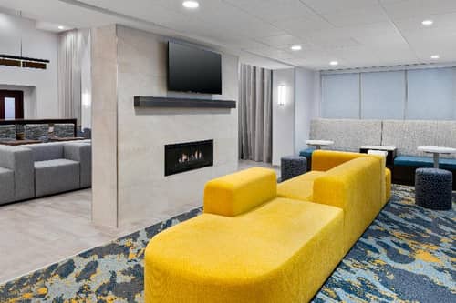 Hampton Inn & Suites Cleveland Beachwood