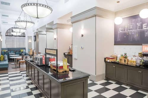 Hampton Inn & Suites Atlanta-Downtown
