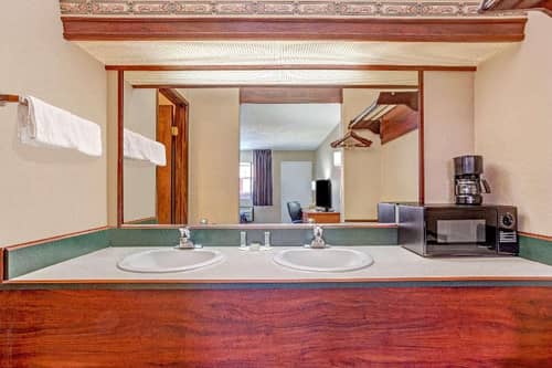 Super 8 by Wyndham Albany