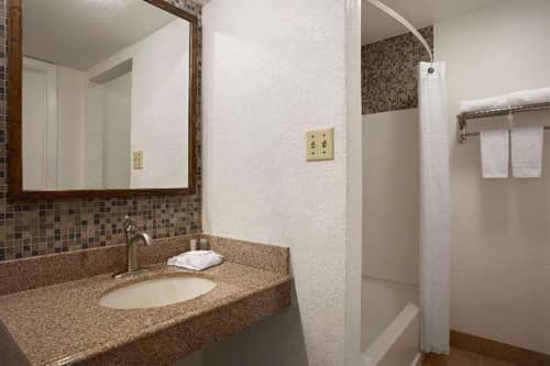 Super 8 by Wyndham Austin Downtown/Capitol Area