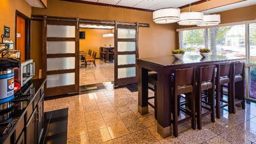 BEST WESTERN Gwinnett Center Hotel