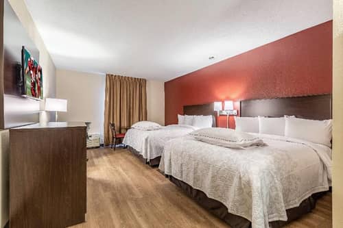 Red Roof PLUS+ & Suites Houston - IAH Airport SW