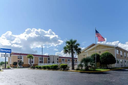Rodeway Inn & Suites Jacksonville Near Camp Lejeun