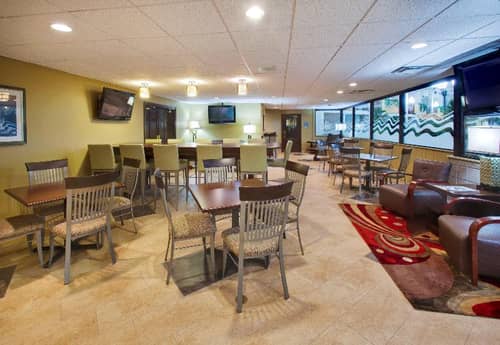 DoubleTree by Hilton Austin, MN