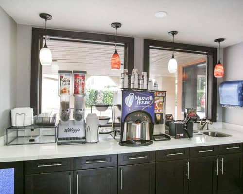 Rodeway Inn & Suites Downtown North