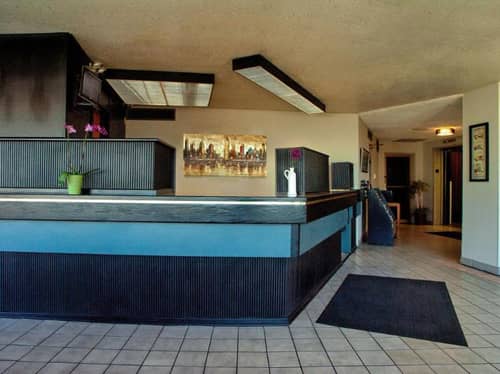 Inn At The Convention Center