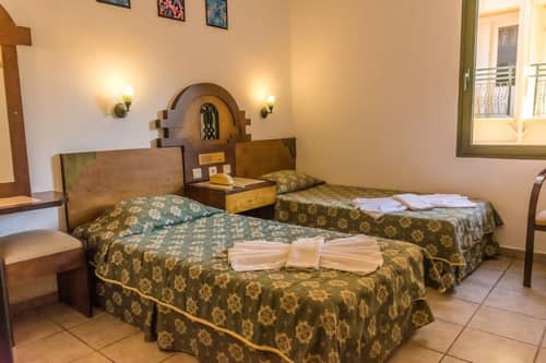 Maxwell Holiday Club