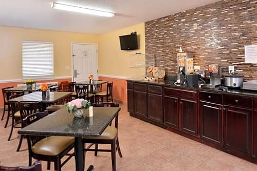 Douglas Inn And Suites