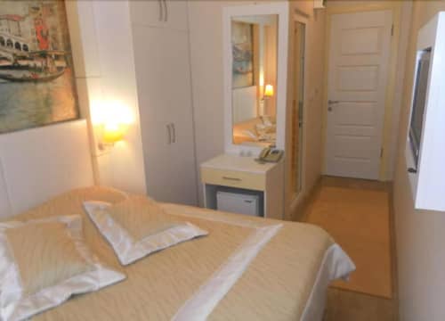 Hotel La White