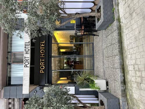 Port Hotel