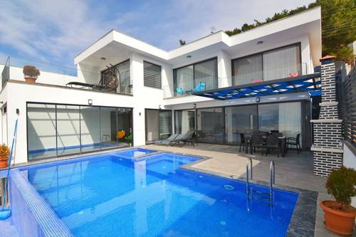 Villa Phantom