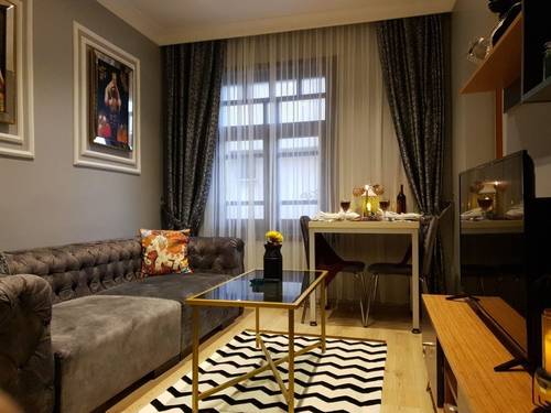 By Şöhret Hotel