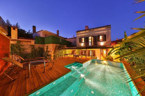 Pitoresk Otel