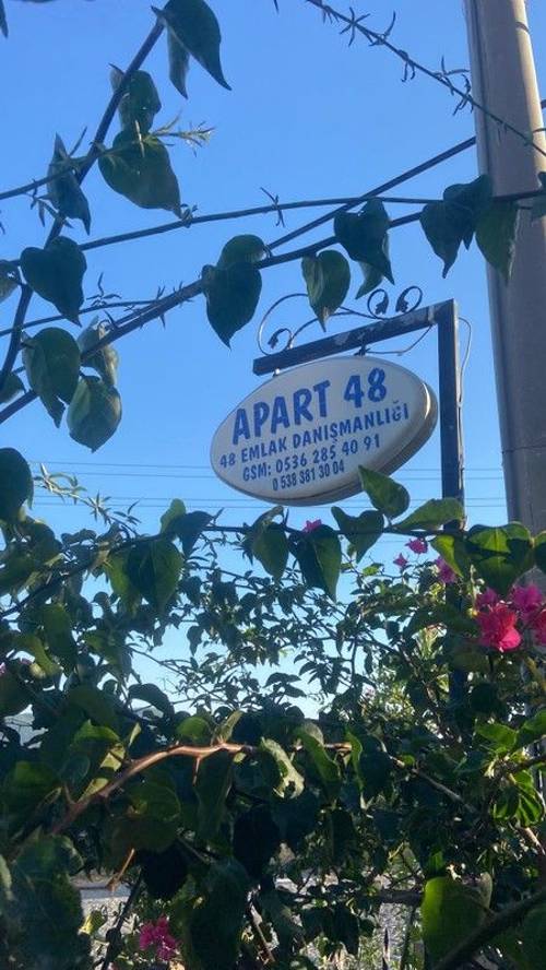 Apart 48