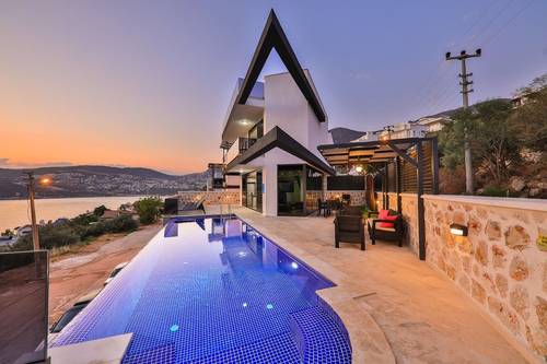 Villa Loca Kışla