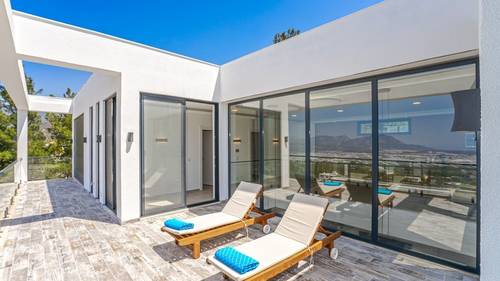 Villa Hunt 2