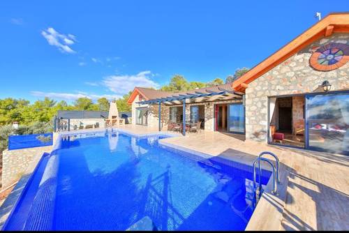 Villa Almond