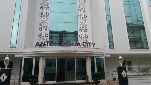 Aqua City Suit 