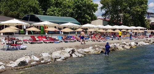 Gunes Motel Beach