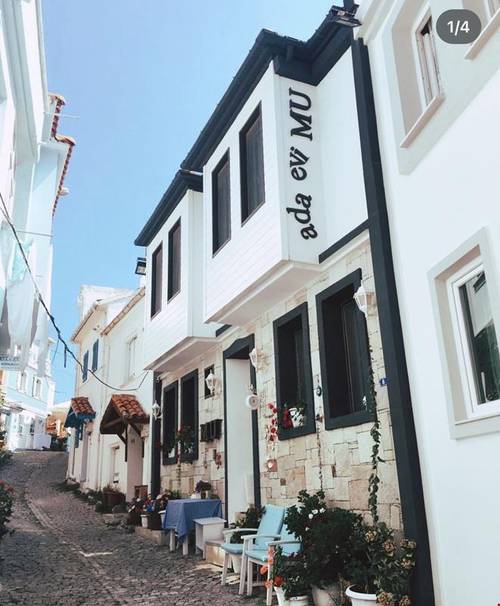 Ada Evi Mu