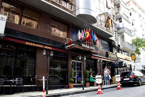 Hermanos Hotel