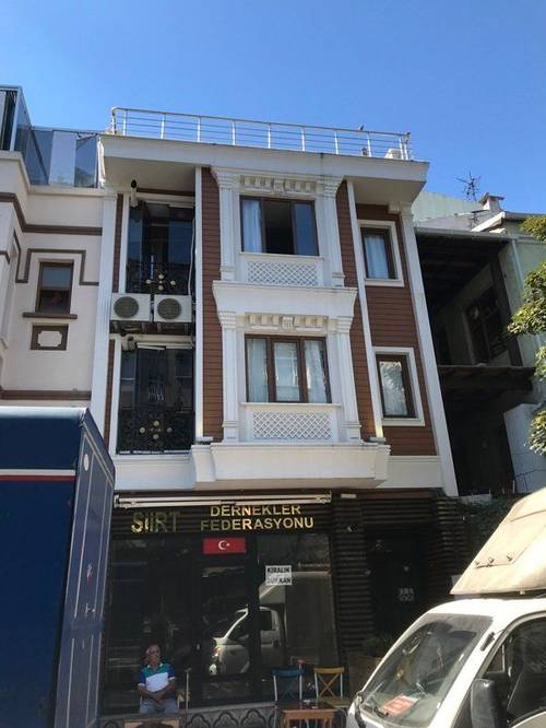 Mutlu Flat
