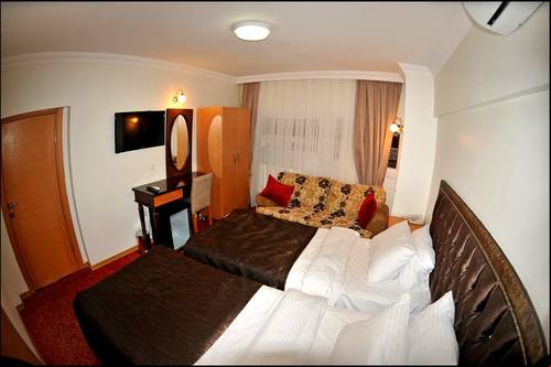 Palace Point Hotel