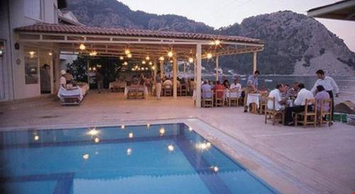 Zeybek Beach Hotel