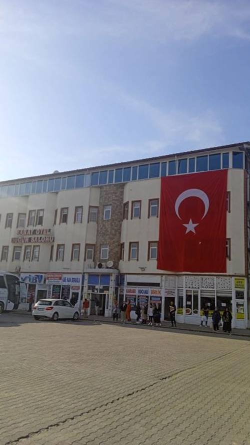 Parliament Otel