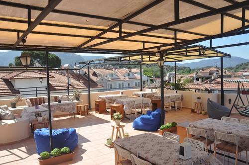 Dalyando Hotel