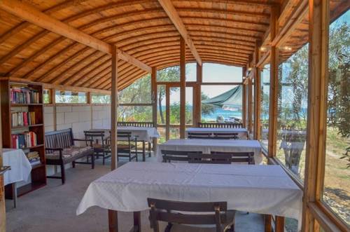 Hotel Oiki Beach Camp
