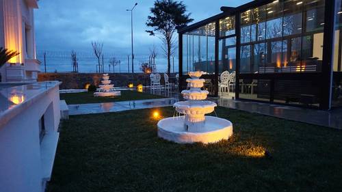 Mana Airport Hotel