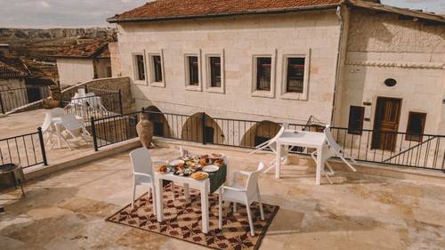 Daphne Cave Hotel