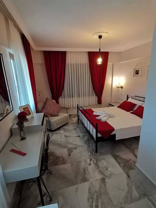 Zeus Kir Evi