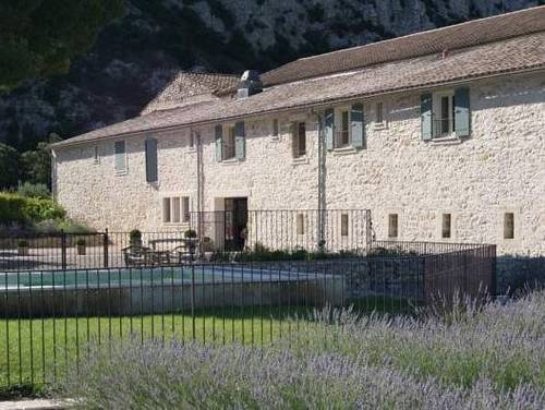 Entre Vigne et Garrigue