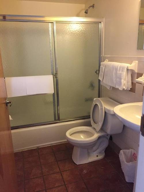 Hudson Plaza Motel