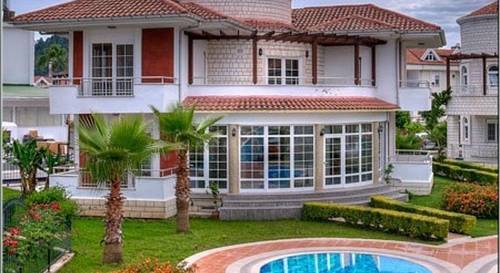 Tropicano Family Villas