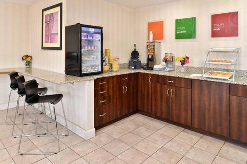 SYLO Hotel Denver Airport a Ramada by Wyndham