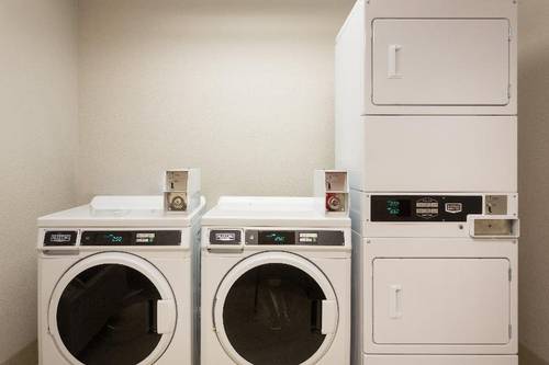 Holiday Inn Express Hotel & Suites Tampa-Fairgroun